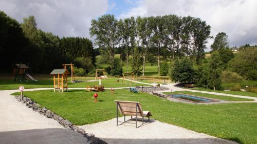 Playground, Ferienhaus am Flaumbach in Blankenrath