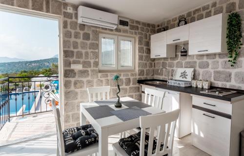 Lustica Apartments near Ribarsko Selo