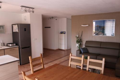Facilities, Coeur de Frejus, L'AMPHITHEATRE, appartement 3 pieces climatise, terrasse, barbecue, piscine & parki near Théâtre Romain