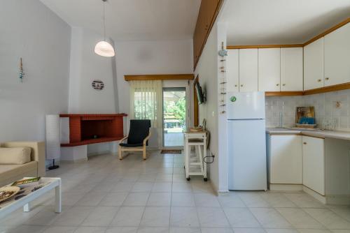 Sithonia Lodge - image 5