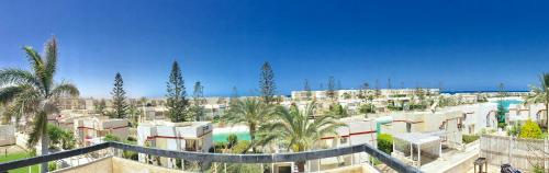 ระเบียง/ชานเรือน, Virginia Beach Standalone Villa in เอล อลาเมียน