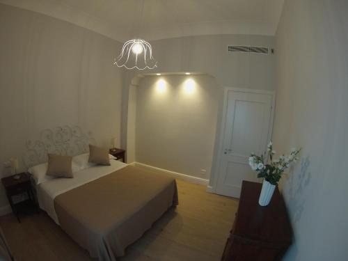 One-Bedroom Apartment image 10