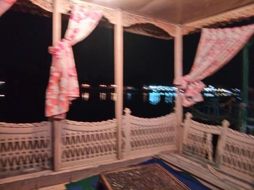 New Bombay Heritage Group Of Houseboats – Srinagar, PA