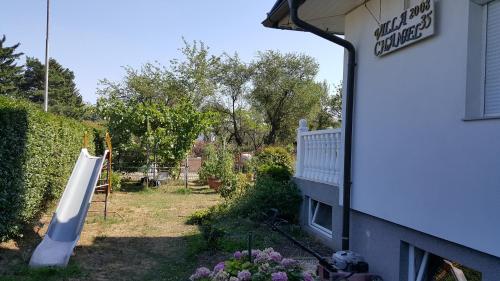Leon's Silberwald in Strasshof an der Nordbahn, Österreich