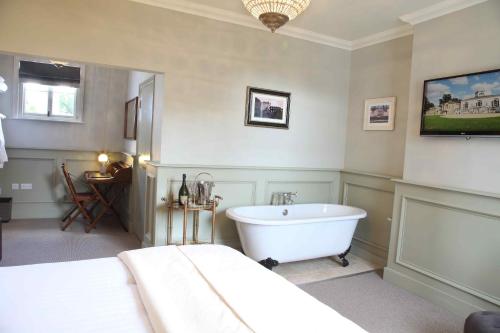 Flower Pot Hotel - image 6