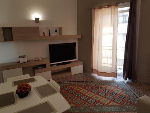 2 bedrooms, 5 beds