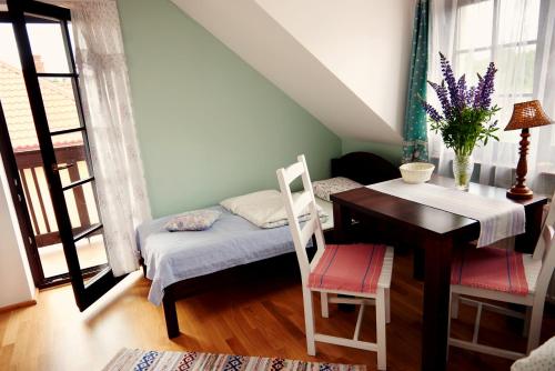 2 twin beds