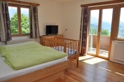 Apartment with Mountain View