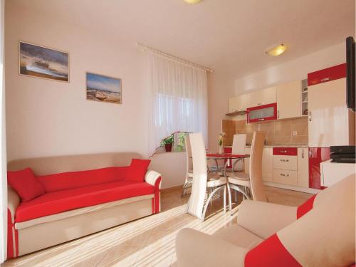  Apartments Mirjana III in Marasovići