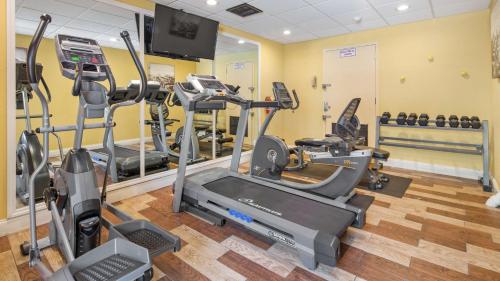 Best Western Plus Deerfield Beach Hotel & Suites - image 2