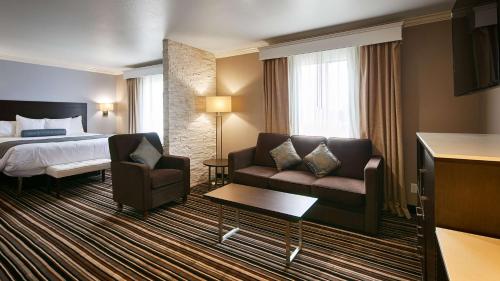 Best Western Plus Diamond Valley Inn Room Type - King Suite with Fireplace - Non-Smoking