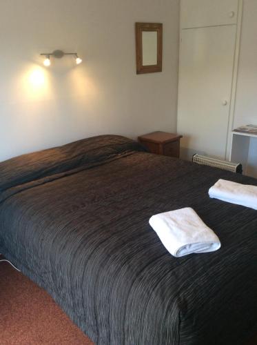 Adorian Motel Stop at Adorian Motel to discover the wonders of Christchurch. Both business travelers and tourists can enjoy the propertys facilities and services. Family room, BBQ facilities, laundry service are j