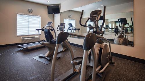 Best Western Lockhart Hotel & Suites - image 2