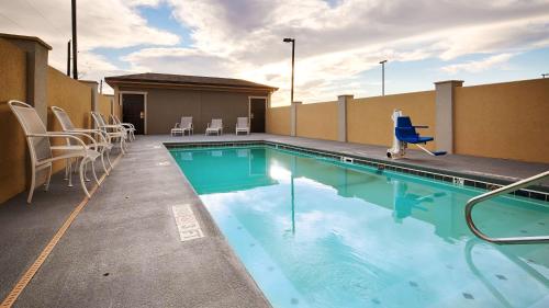 Best Western Plus Lonestar Inn & Suites