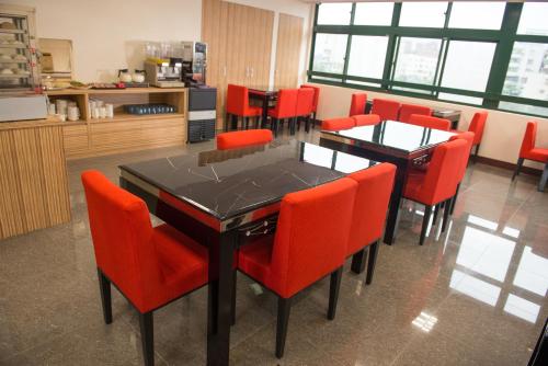 Restaurant, Ting-Shuai Motel in Jinshan District