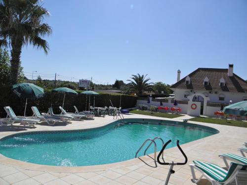 Baseinas, Hotel Jardim in Elvasas