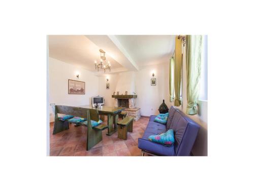 Apartment Valtura 61 with Outdoor Swimmingpool in Valtura