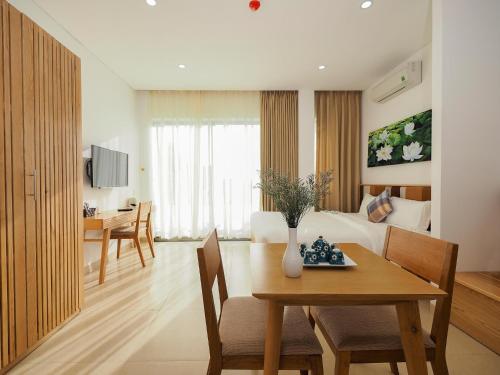 Executive Apartment with Balcony room in Babylon Garden Da Nang