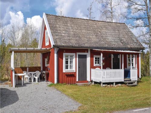 Six-Bedroom Holiday Home in Linneryd