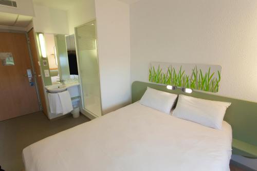 ibis budget Cherbourg - La Glacerie - image 2