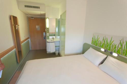ibis budget Cherbourg - La Glacerie - image 7