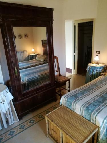 2 twin beds