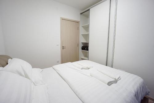 Budva Bay Breeze Apartments - image 5