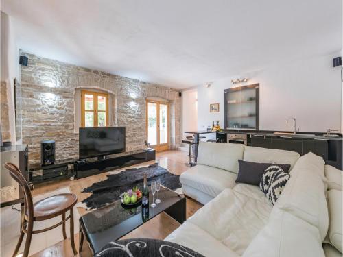  One-Bedroom Apartment in Kaldanija in Kaldanija