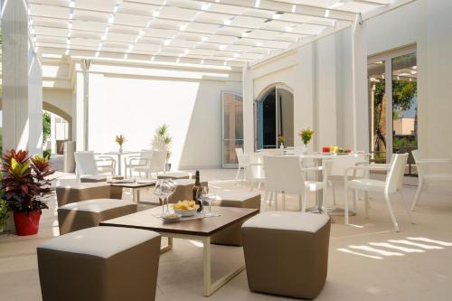 Pub/Lounge, Le Dune Suite Hotel in Porto Cesareo