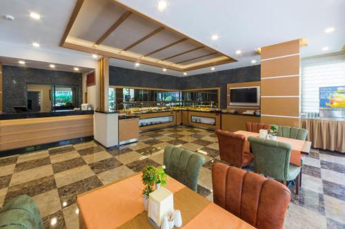 Lonicera City Hotel - image 4