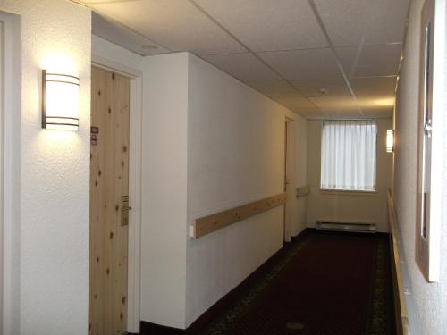 บริการและสิ่งอำนวยความสะดวก, ทราเวลลอดจ์ นอร์ท เบย์ เลกชอร์ (Travelodge by Wyndham North Bay Lakeshore) in นอร์ท เบย์ (ON)