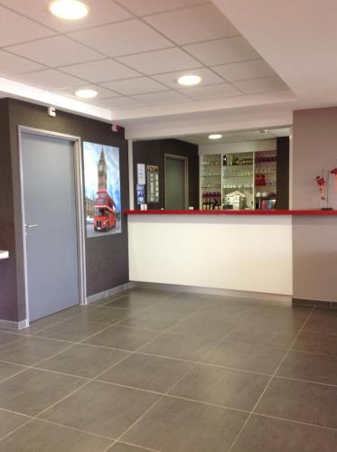 The Originals City Hôtel des Lys Dreux (Inter-Hotel) - image 5