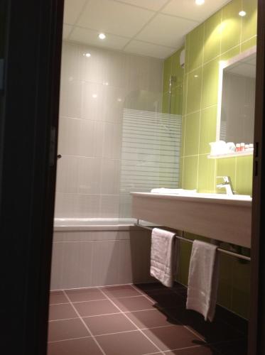 The Originals City Hôtel des Lys Dreux (Inter-Hotel) - image 8