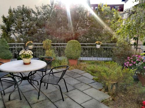 Hotel Altschwabing - image 2