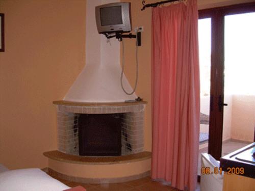2 twin beds, 1 sofa bed
