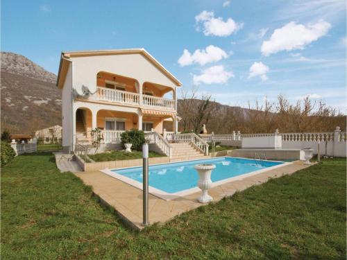  Two-Bedroom Apartment in Tribalj, Ferienwohnung in Tribalj