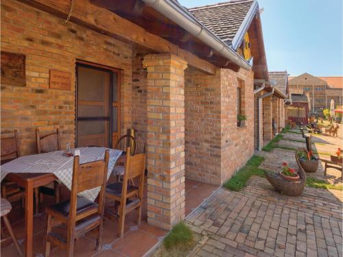  Two-Bedroom Apartment in Kopacevo, Unterkunft in Kopačevo