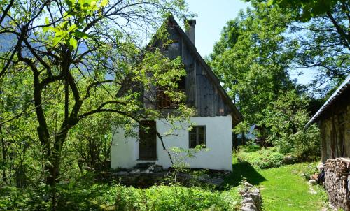 Bezgova Hišica - Bovec