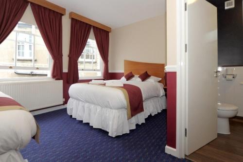 The Queen's Hotel Wetherspoon, Newport, South Wales