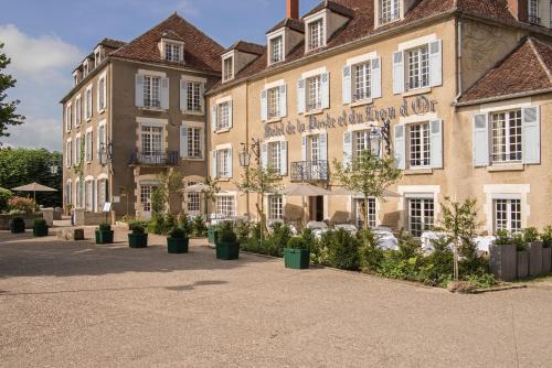 Hôtel Restaurant De La Poste & Du Lion D'or - Hotel - Vézelay