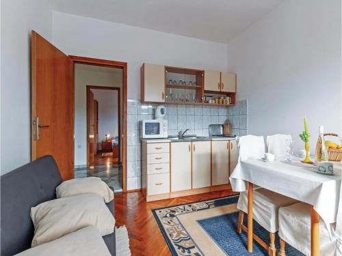  One-Bedroom Apartment in Drage in Drage