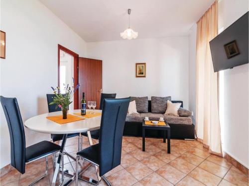 Two-Bedroom Apartment in Rtina in Rtina