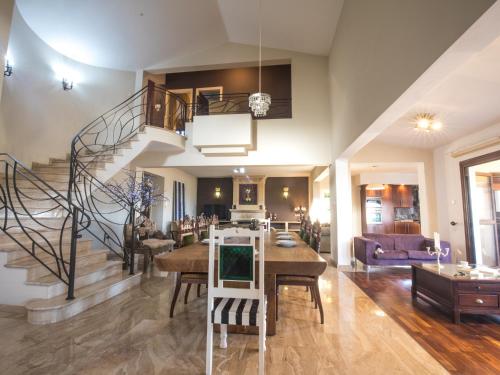 Sunshine Luxury House - image 4