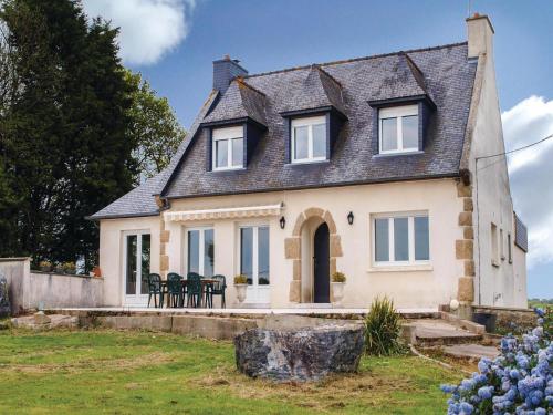 Holiday Home Pledran with Fireplace I gîte à louer Trédaniel