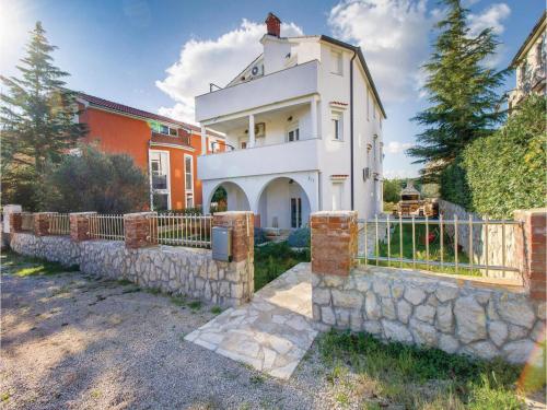  Apartment Cres with Sea View 12, Unterkunft in Cres