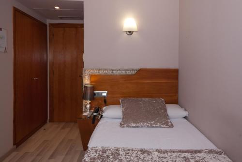 Hotel Vetusta - image 3