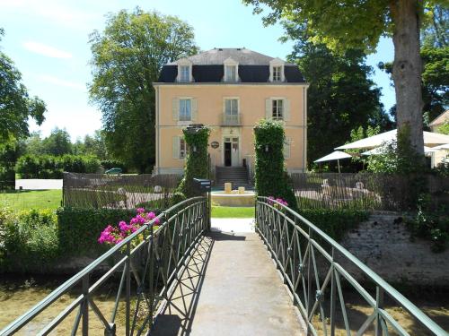 . Auberge Côté Rivière