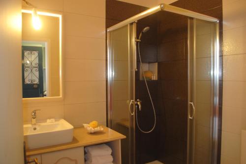 Apollonia Hotel - image 13