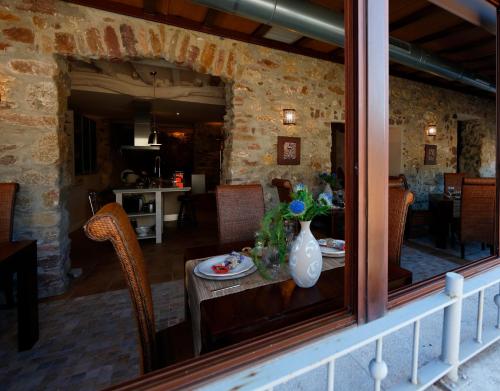 Pub/Lounge, Dalt Vila in Eslida
