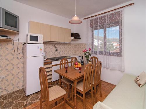  Two-Bedroom Apartment with Sea View in Seget Donji in Trogir